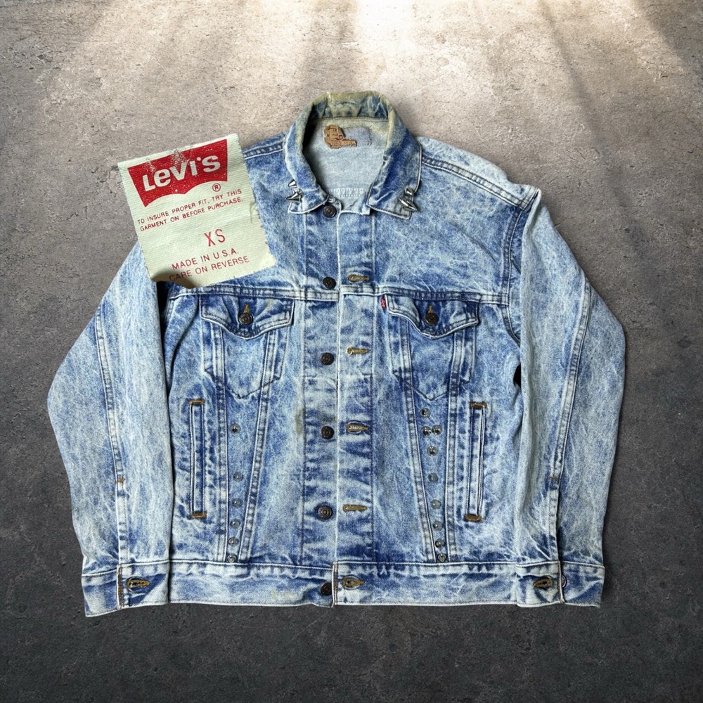 Vintage Levis 70507 Acid Wash Studded Denim Trucker Jacket 90s Biker XS